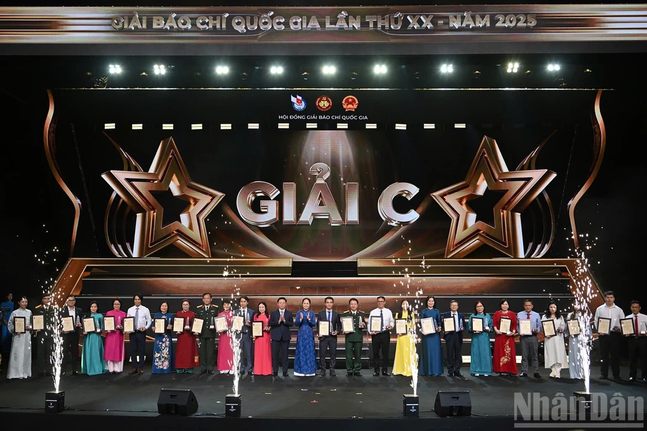 Báo Nhân Dân đoạt 2 giải A, 3 giải B và 2 giải C tại Giải Báo chí Quốc gia lần thứ XX Báo Nhân Dân đoạt 2 giải A, 3 giải B và 2 giải C tại Giải Báo chí Quốc gia lần thứ XX