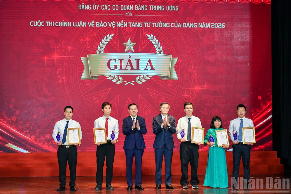 Báo Nhân Dân đoạt 3 giải thưởng Cuộc thi chính luận về bảo vệ nền tảng tư tưởng của Đảng Báo Nhân Dân đoạt 3 giải thưởng Cuộc thi chính luận về bảo vệ nền tảng tư tưởng của Đảng