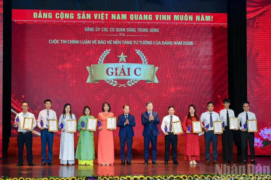 Báo Nhân Dân đoạt 3 giải thưởng Cuộc thi chính luận về bảo vệ nền tảng tư tưởng của Đảng Báo Nhân Dân đoạt 3 giải thưởng Cuộc thi chính luận về bảo vệ nền tảng tư tưởng của Đảng
