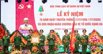 Bảo tàng Lịch sử Quân sự Việt Nam đón nhận Huân chương Bảo vệ Tổ quốc hạng Ba