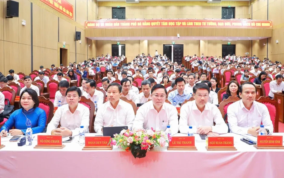 Bảo vệ cán bộ năng động, dám nghĩ, dám làm vì lợi ích chung Bảo vệ cán bộ năng động, dám nghĩ, dám làm vì lợi ích chung