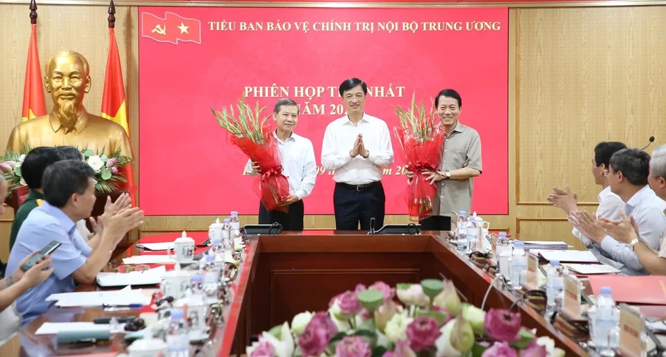 Bảo vệ chính trị nội bộ với tư duy, tầm nhìn mới Bảo vệ chính trị nội bộ với tư duy, tầm nhìn mới