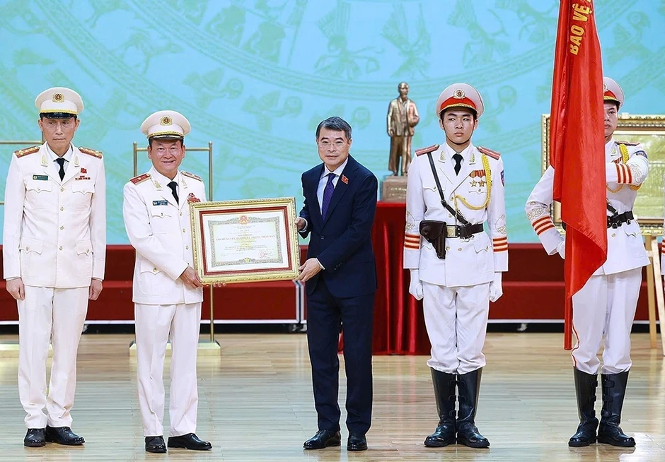 Bảo vệ vững chắc không gian phát triển chiến lược Bảo vệ vững chắc không gian phát triển chiến lược