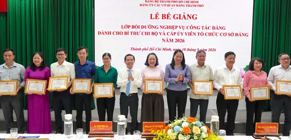 Bế giảng lớp bồi dưỡng nghiệp vụ công tác Đảng năm 2026 Bế giảng lớp bồi dưỡng nghiệp vụ công tác Đảng năm 2026