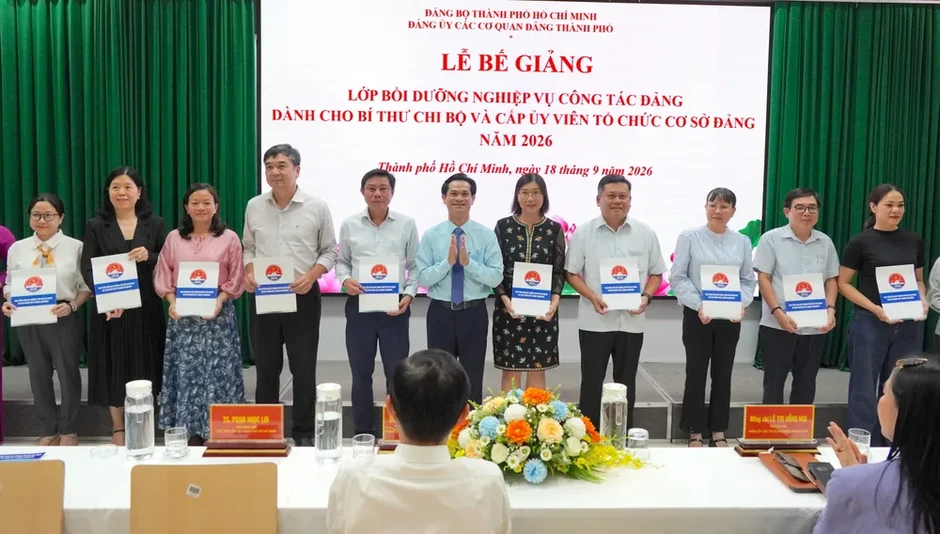 Bế giảng lớp bồi dưỡng nghiệp vụ công tác Đảng năm 2026 Bế giảng lớp bồi dưỡng nghiệp vụ công tác Đảng năm 2026