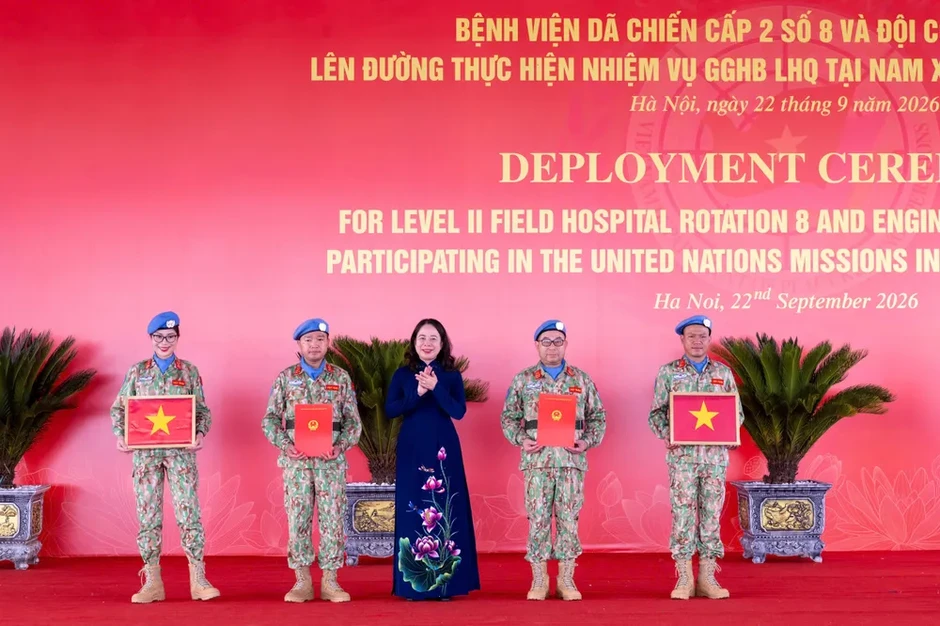 Bệnh viện Dã chiến 2.8 và Đội Công binh số 5 lên đường làm nhiệm vụ gìn giữ hòa bình Liên hợp quốc Bệnh viện Dã chiến 2.8 và Đội Công binh số 5 lên đường làm nhiệm vụ gìn giữ hòa bình Liên hợp quốc