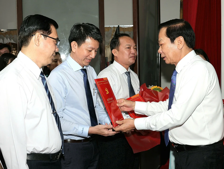 Bí thư Cần Thơ nhấn mạnh trách nhiệm thực thi công vụ với cán bộ Bí thư Cần Thơ nhấn mạnh trách nhiệm thực thi công vụ với cán bộ