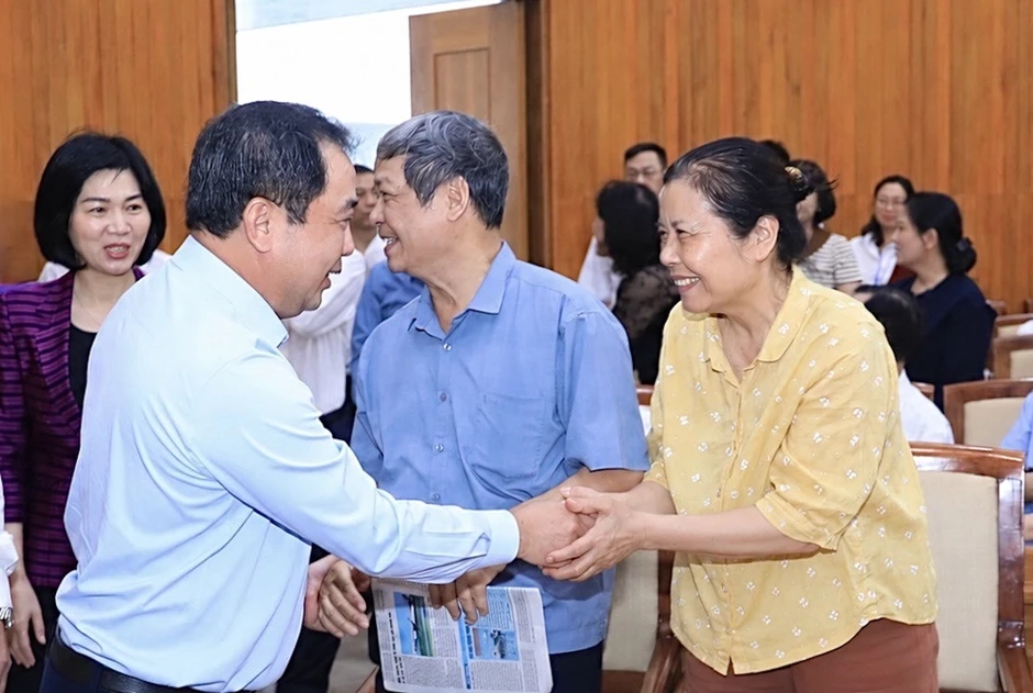 Bí thư Hà Nội: Kiên quyết thu hồi dự án treo, gỡ '5 điểm nghẽn' Bí thư Hà Nội: Kiên quyết thu hồi dự án treo, gỡ '5 điểm nghẽn'