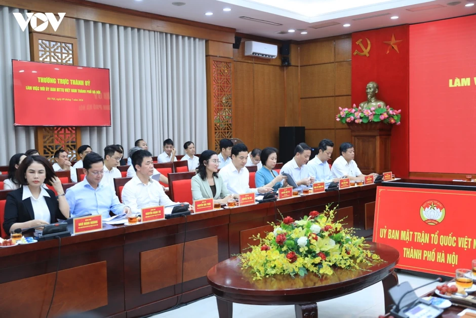 Bí thư Hà Nội: Phát hiện tiêu cực thì mặt trận phản ánh ngay bằng văn bản Bí thư Hà Nội: Phát hiện tiêu cực thì mặt trận phản ánh ngay bằng văn bản