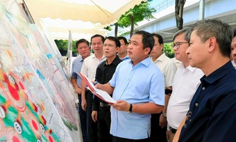 Bí thư Hà Nội yêu cầu hoàn thành trục Tây Thăng Long năm 2027 - Báo TinVina