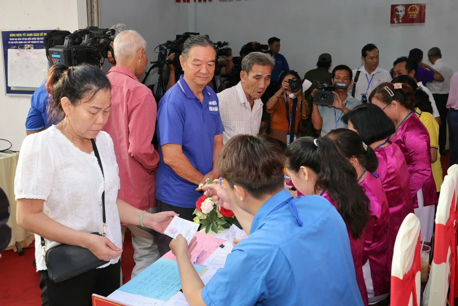 Bí thư Thành ủy Cần Thơ: Lá phiếu hôm nay là tương lai thành phố mai sau Bí thư Thành ủy Cần Thơ: Lá phiếu hôm nay là tương lai thành phố mai sau