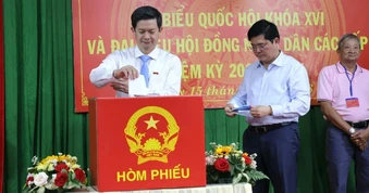 Bí thư Thành ủy Cần Thơ: Lá phiếu hôm nay là tương lai thành phố mai sau