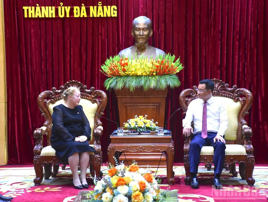 Bí thư Thành ủy Đà Nẵng tiếp Tổng lãnh sự liên bang Nga chào kết thúc nhiệm kỳ Bí thư Thành ủy Đà Nẵng tiếp Tổng lãnh sự liên bang Nga chào kết thúc nhiệm kỳ