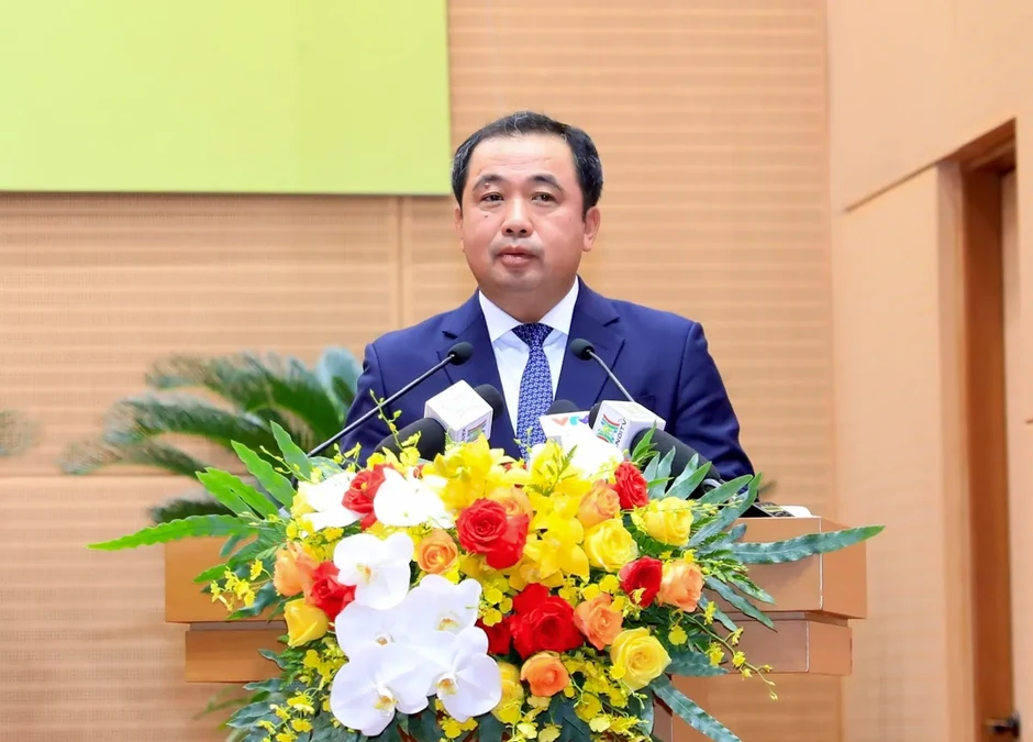 Bí thư Thành ủy Hà Nội: Không để nghị quyết nằm trên giấy, người dân, doanh nghiệp phải chờ đợi Bí thư Thành ủy Hà Nội: Không để nghị quyết nằm trên giấy, người dân, doanh nghiệp phải chờ đợi