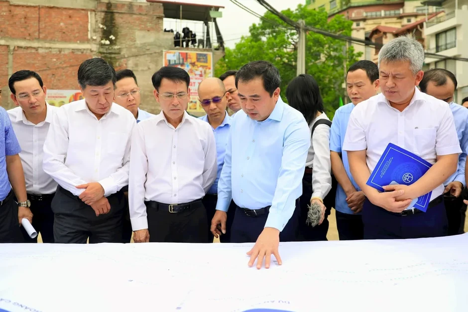 Bí thư Thành ủy Hà Nội kiểm tra, yêu cầu đẩy nhanh các công trình trọng điểm