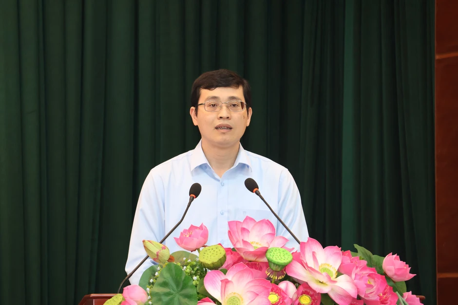 Bí thư Thành ủy TPHCM tiếp xúc cử tri 3 phường: Bình Tiên, Bình Tây và Bình Phú Bí thư Thành ủy TPHCM tiếp xúc cử tri 3 phường: Bình Tiên, Bình Tây và Bình Phú