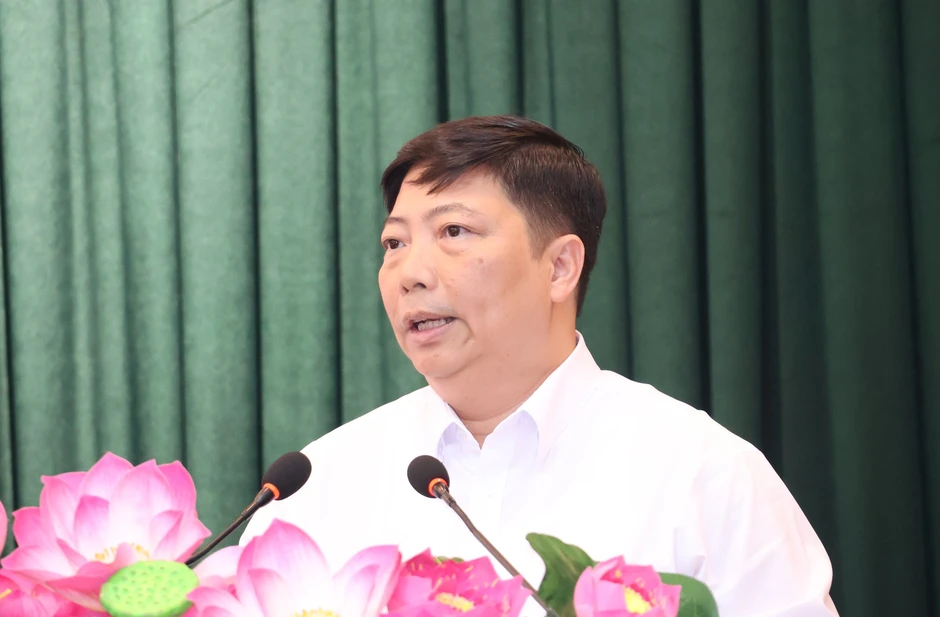 Bí thư Thành ủy TPHCM tiếp xúc cử tri 3 phường: Bình Tiên, Bình Tây và Bình Phú Bí thư Thành ủy TPHCM tiếp xúc cử tri 3 phường: Bình Tiên, Bình Tây và Bình Phú
