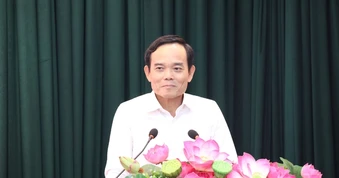 Bí thư Thành ủy TPHCM tiếp xúc cử tri 3 phường: Bình Tiên, Bình Tây và Bình Phú
