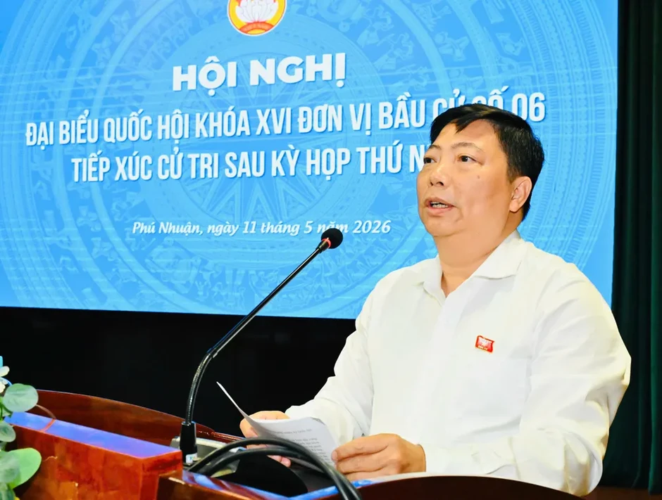 Bí thư Thành ủy TPHCM Trần Lưu Quang cùng các đại biểu Quốc hội tiếp xúc cử tri Bí thư Thành ủy TPHCM Trần Lưu Quang cùng các đại biểu Quốc hội tiếp xúc cử tri