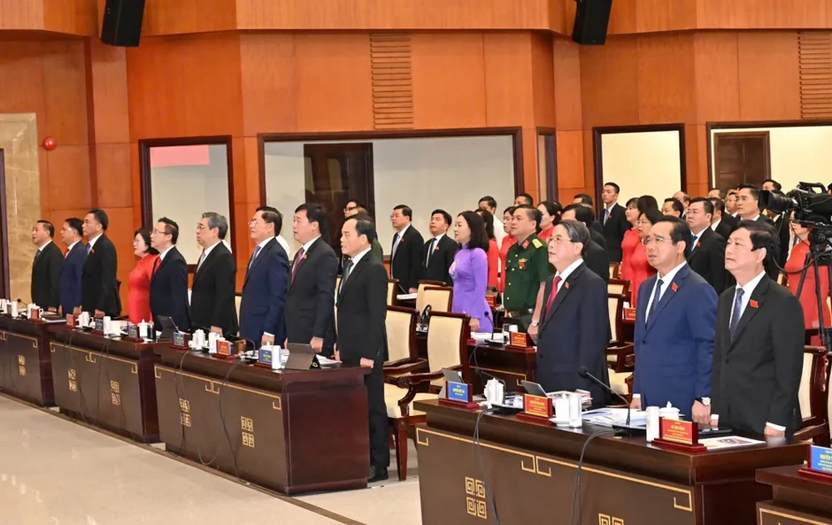 Bí thư Thành ủy TPHCM Trần Lưu Quang dự và phát biểu chỉ đạo tại kỳ họp thứ nhất HĐND TPHCM khóa XI Bí thư Thành ủy TPHCM Trần Lưu Quang dự và phát biểu chỉ đạo tại kỳ họp thứ nhất HĐND TPHCM khóa XI