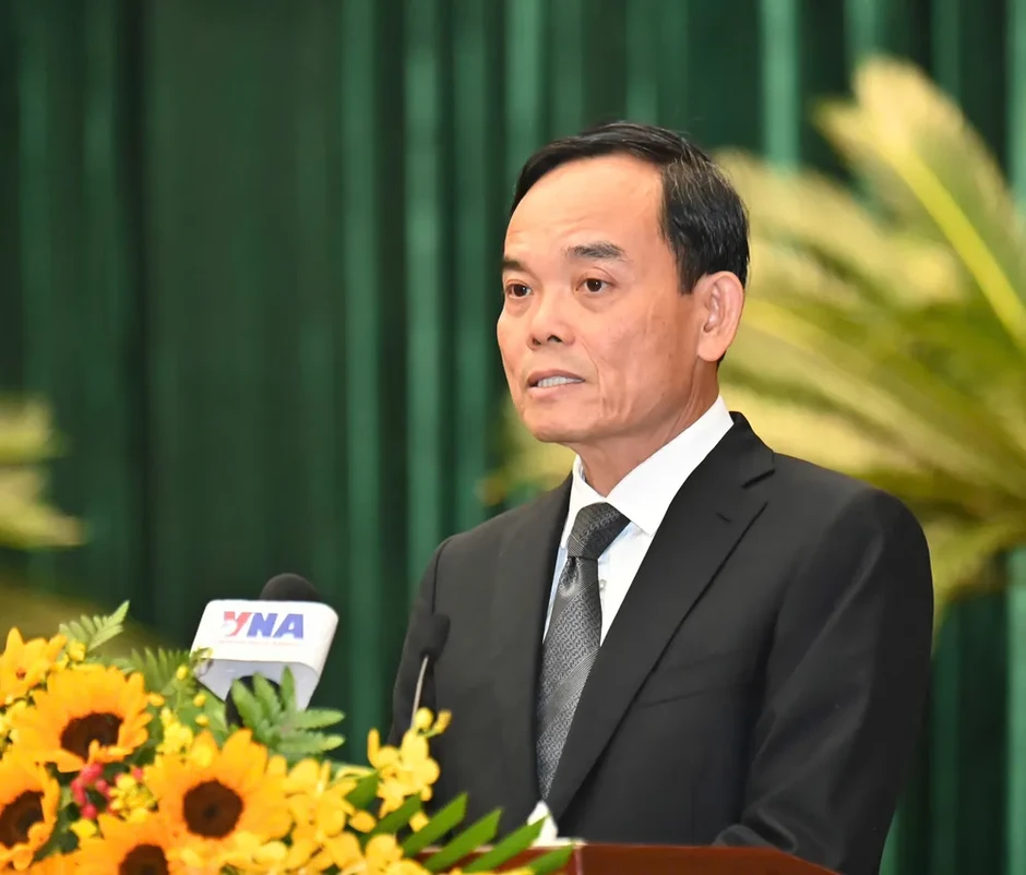 Bí thư Thành ủy TPHCM Trần Lưu Quang dự và phát biểu chỉ đạo tại kỳ họp thứ nhất HĐND TPHCM khóa XI Bí thư Thành ủy TPHCM Trần Lưu Quang dự và phát biểu chỉ đạo tại kỳ họp thứ nhất HĐND TPHCM khóa XI