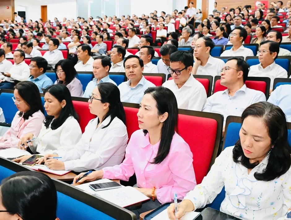 Bí thư Thành ủy TPHCM Trần Lưu Quang thông tin việc sắp xếp xã, phường Bí thư Thành ủy TPHCM Trần Lưu Quang thông tin việc sắp xếp xã, phường
