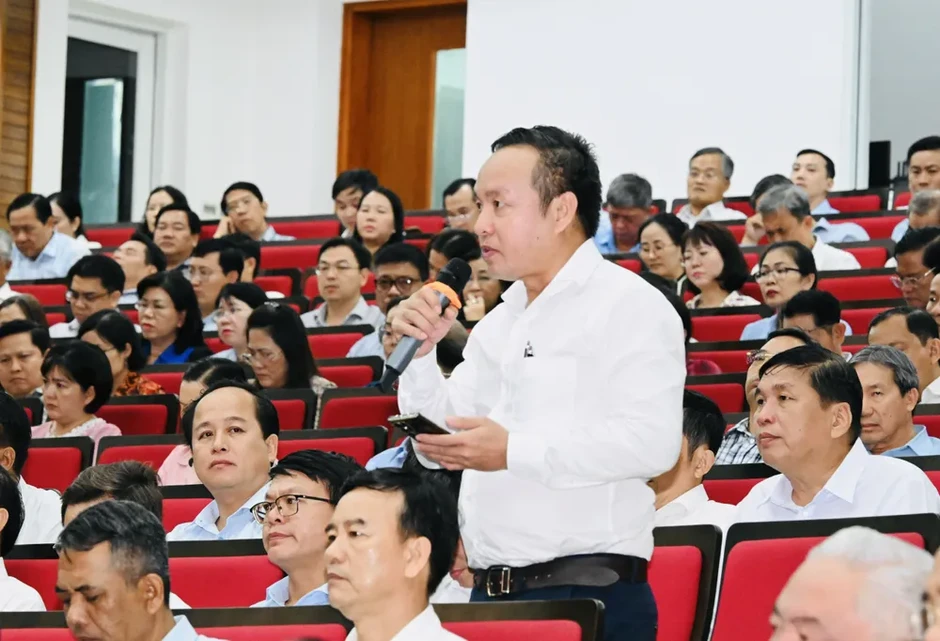 Bí thư Thành ủy TPHCM Trần Lưu Quang: Việc sắp xếp mạng lưới trường học phải thực hiện thận trọng, phù hợp điều kiện từng địa bàn