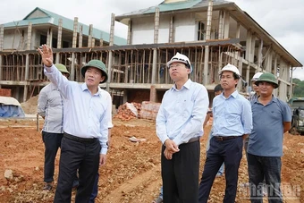 Bí thư Tỉnh ủy Quảng Trị kiểm tra đốc thúc tiến độ hoàn thành các trường nội trú miền núi