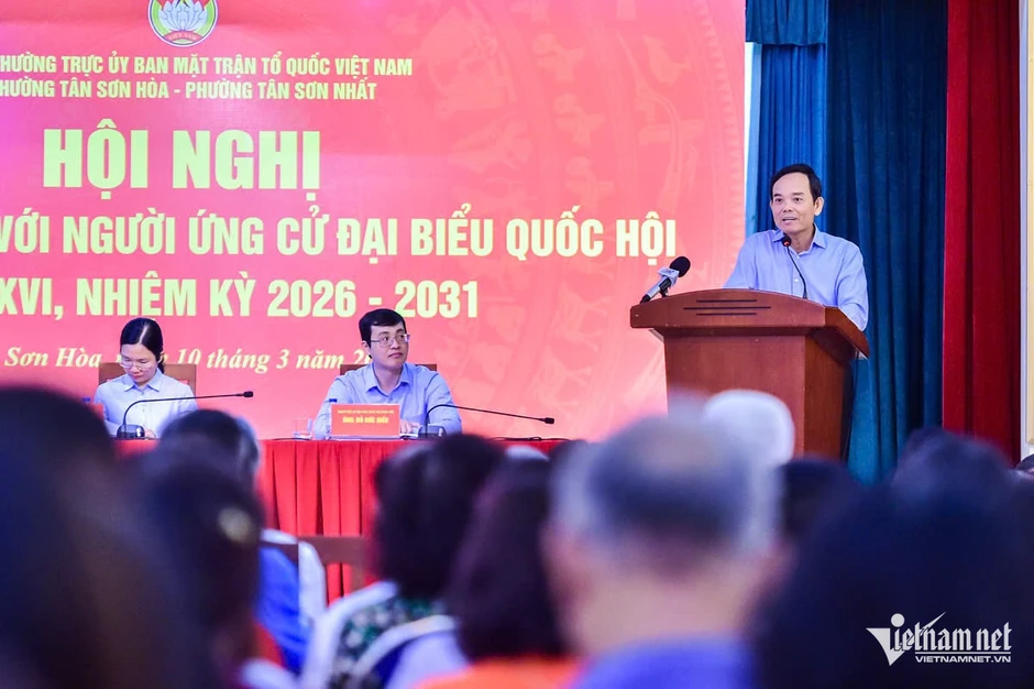Bí thư TPHCM Trần Lưu Quang nói về sự rối rắm tại sân bay Tân Sơn Nhất Bí thư TPHCM Trần Lưu Quang nói về sự rối rắm tại sân bay Tân Sơn Nhất