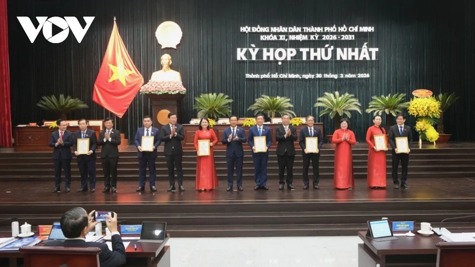Bí thư TP.HCM Trần Lưu Quang: Uy tín của HĐND đến từ hành động gần dân Bí thư TP.HCM Trần Lưu Quang: Uy tín của HĐND đến từ hành động gần dân