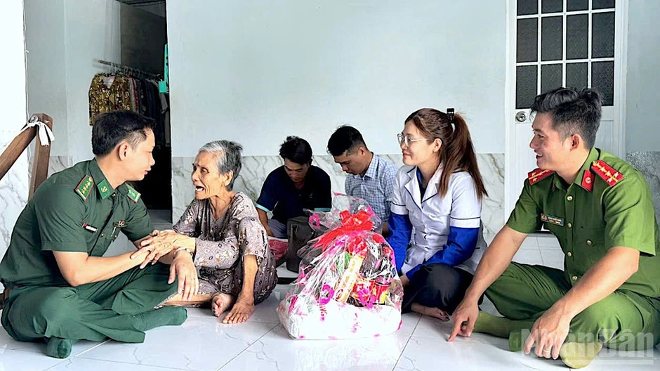 Biên phòng Cà Mau tri ân nhân Ngày Thương binh-Liệt sĩ Biên phòng Cà Mau tri ân nhân Ngày Thương binh-Liệt sĩ
