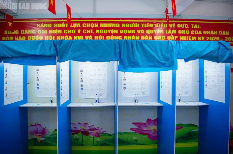 Bình Phú rực sắc cờ đỏ trước ngày hội bầu cử 15-3 Bình Phú rực sắc cờ đỏ trước ngày hội bầu cử 15-3