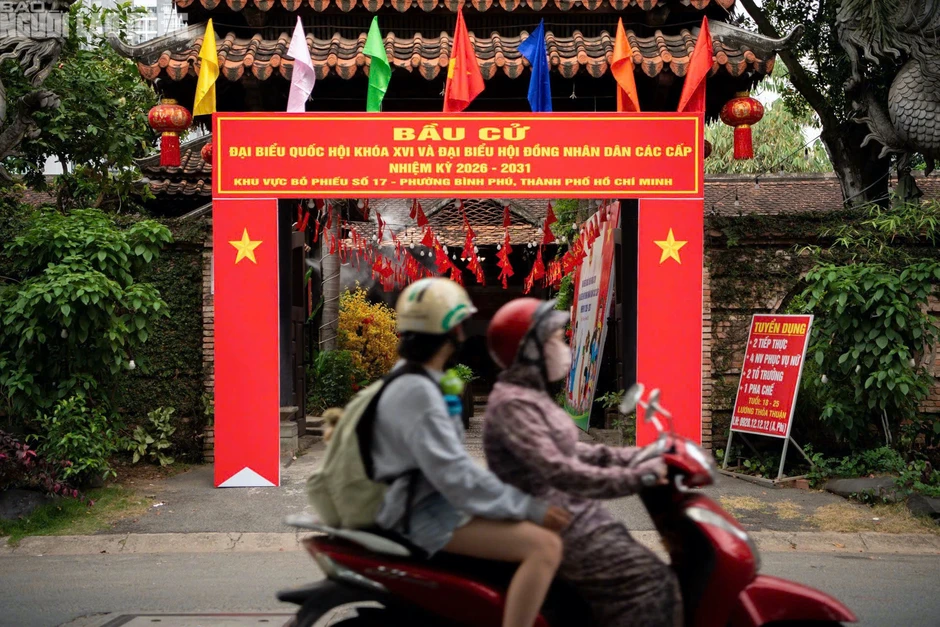 Bình Phú rực sắc cờ đỏ trước ngày hội bầu cử 15-3 Bình Phú rực sắc cờ đỏ trước ngày hội bầu cử 15-3