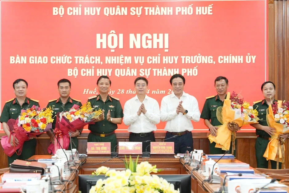Bộ Chỉ huy Quân sự thành phố Huế có Chỉ huy trưởng, Chính ủy mới Bộ Chỉ huy Quân sự thành phố Huế có Chỉ huy trưởng, Chính ủy mới