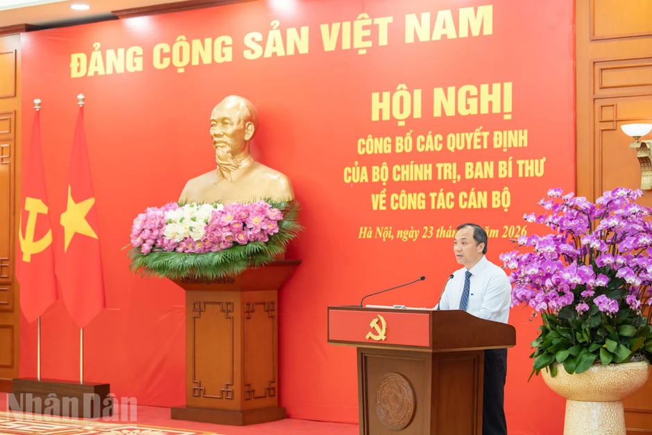 Bộ Chính trị, Ban Bí thư công bố các quyết định về công tác cán bộ Bộ Chính trị, Ban Bí thư công bố các quyết định về công tác cán bộ