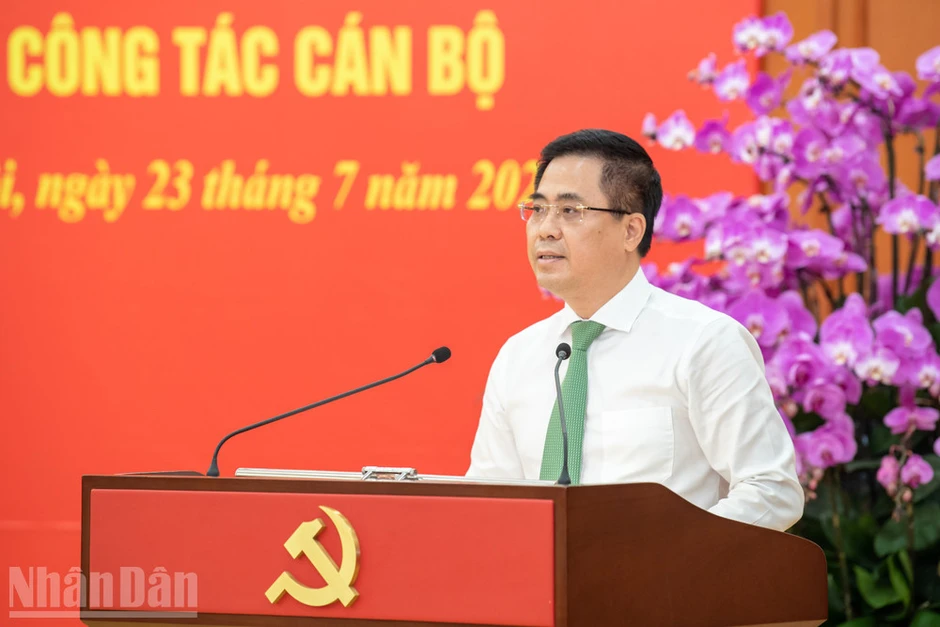 Bộ Chính trị, Ban Bí thư công bố các quyết định về công tác cán bộ Bộ Chính trị, Ban Bí thư công bố các quyết định về công tác cán bộ