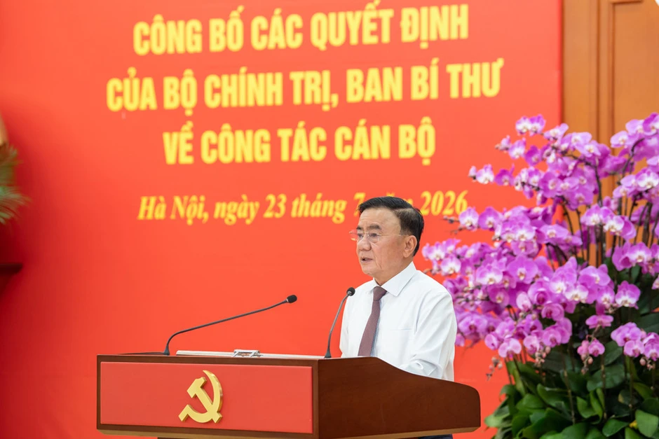 Bộ Chính trị, Ban Bí thư công bố các quyết định về công tác cán bộ Bộ Chính trị, Ban Bí thư công bố các quyết định về công tác cán bộ