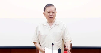 Bộ Chính trị ban hành chỉ thị mới về học tập, thực hành tư tưởng, đạo đức, phương pháp, phong cách Hồ Chí Minh