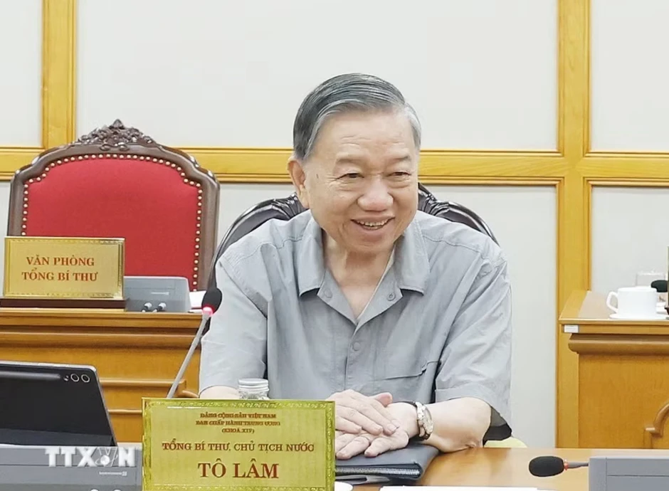 Bộ Chính trị cho ý kiến hoàn thiện thể chế vượt trội, tạo động lực mới để TPHCM phát triển nhanh, bền vững Bộ Chính trị cho ý kiến hoàn thiện thể chế vượt trội, tạo động lực mới để TPHCM phát triển nhanh, bền vững