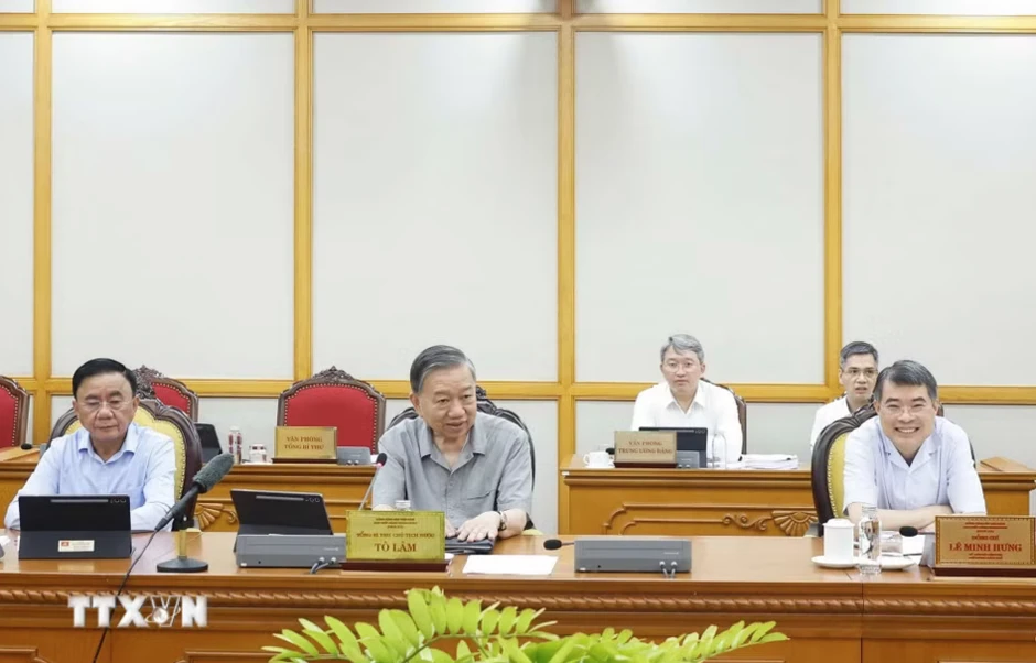 Bộ Chính trị cho ý kiến hoàn thiện thể chế vượt trội, tạo động lực mới để TPHCM phát triển nhanh, bền vững Bộ Chính trị cho ý kiến hoàn thiện thể chế vượt trội, tạo động lực mới để TPHCM phát triển nhanh, bền vững