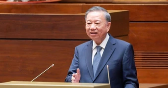 Bộ Chính trị đã ra quy định đánh giá cán bộ, thay thế người không đáp ứng