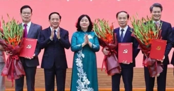 Bộ Chính trị điều động vị trí công tác của 2 Ủy viên Trung ương