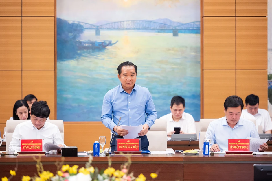 Bộ Chính trị đồng ý phân quyền cho đô thị đặc biệt trong xây dựng thể chế Bộ Chính trị đồng ý phân quyền cho đô thị đặc biệt trong xây dựng thể chế