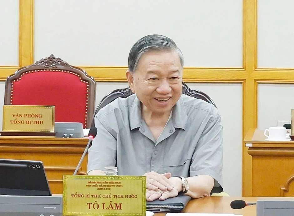 Bộ Chính trị họp đánh giá 3 năm thực hiện Nghị quyết 31 về phát triển TPHCM Bộ Chính trị họp đánh giá 3 năm thực hiện Nghị quyết 31 về phát triển TPHCM