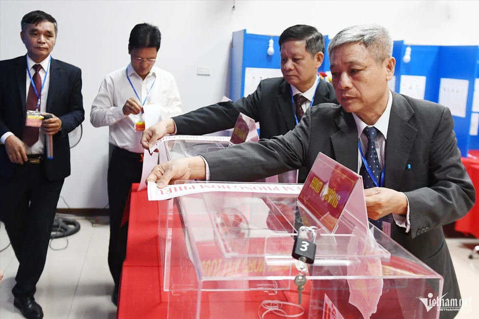 Bộ Chính trị: Kết thúc hoạt động Ban Chỉ đạo thực hiện quy chế dân chủ các cấp Bộ Chính trị: Kết thúc hoạt động Ban Chỉ đạo thực hiện quy chế dân chủ các cấp