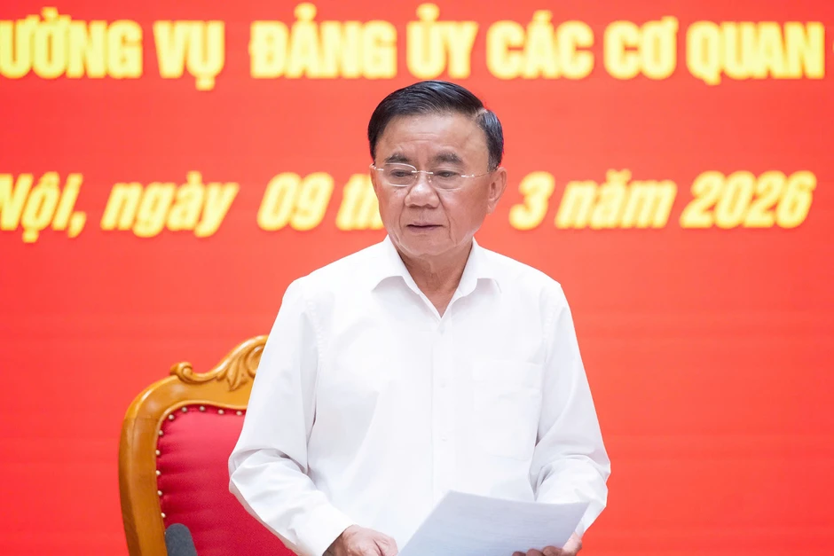 Bộ Chính trị kiểm tra, giám sát với Ban thường vụ Đảng ủy các cơ quan Đảng Trung ương Bộ Chính trị kiểm tra, giám sát với Ban thường vụ Đảng ủy các cơ quan Đảng Trung ương