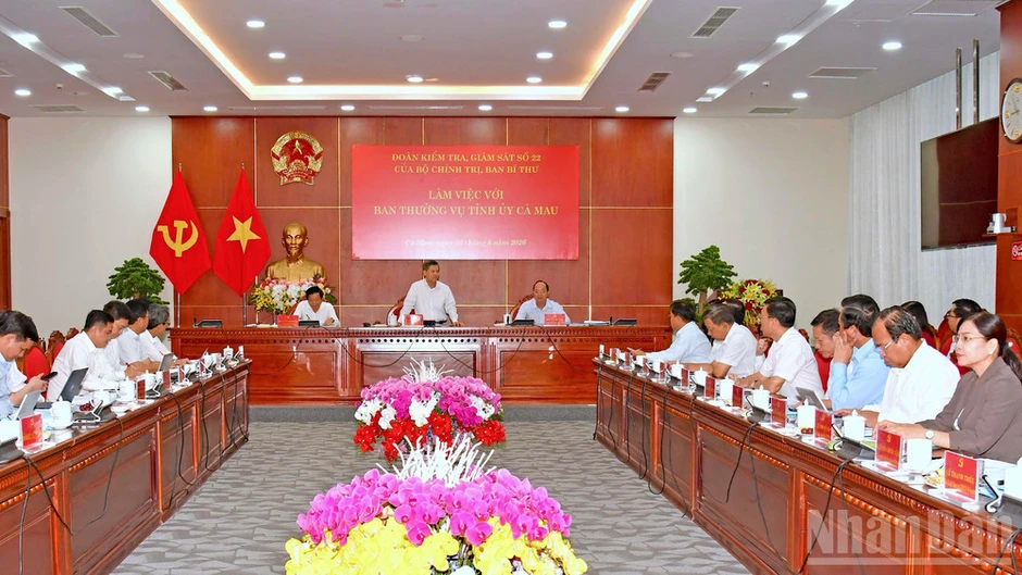 Bộ Chính trị làm việc với Cà Mau để tìm động lực mới cho tăng trưởng và tinh gọn bộ máy Bộ Chính trị làm việc với Cà Mau để tìm động lực mới cho tăng trưởng và tinh gọn bộ máy