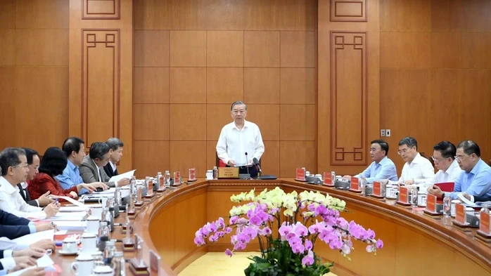 Bộ Chính trị ra quyết định về kiện toàn Ban Chỉ đạo phòng, chống tham nhũng, lãng phí, tiêu cực Bộ Chính trị ra quyết định về kiện toàn Ban Chỉ đạo phòng, chống tham nhũng, lãng phí, tiêu cực