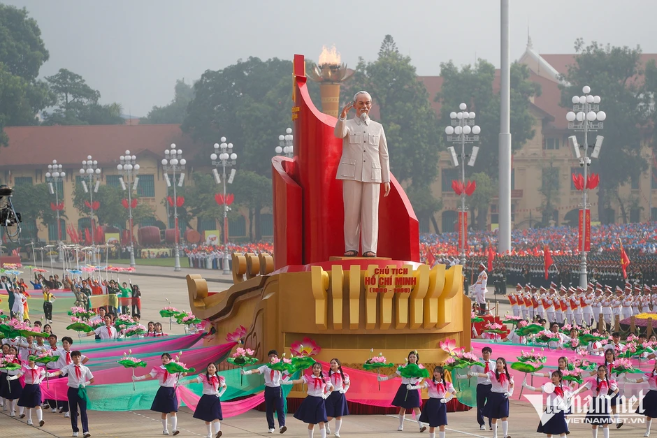 Bộ Chính trị: Tăng cường kỷ luật phát ngôn, văn hóa ứng xử của cán bộ, đảng viên trên không gian mạng Bộ Chính trị: Tăng cường kỷ luật phát ngôn, văn hóa ứng xử của cán bộ, đảng viên trên không gian mạng