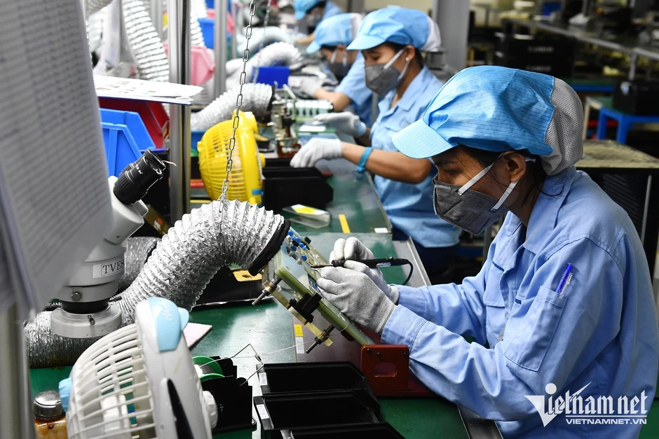 Bộ Chính trị: Thu hút 200-300 tỷ USD vốn đầu tư nước ngoài đăng ký trong 5 năm Bộ Chính trị: Thu hút 200-300 tỷ USD vốn đầu tư nước ngoài đăng ký trong 5 năm
